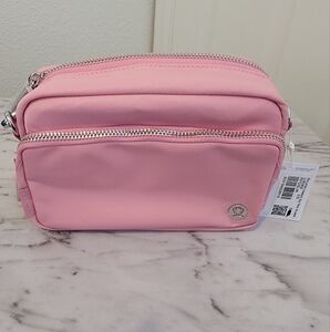 Lululemon Everywhere Crossbody Bag